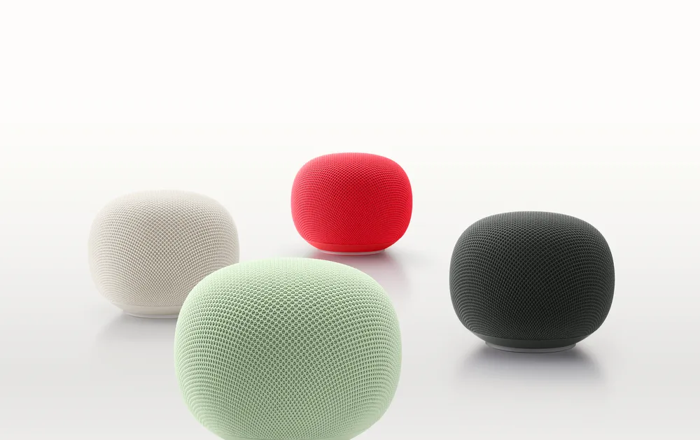 Google Home i de fire fargene Porcelain, Jade, Berry og Hazel
